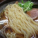 麺哲 - 滑らかでしなやかなコシのある瑞々しい麺で風味が非常に豊かな自家製麺