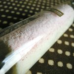 スティックスタイル36 - 苺富良野ロールケーキ180円
