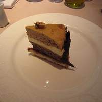 グラナータ TBS店 - ヘーゼルナッツとチョコのケーキ