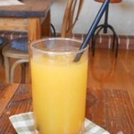 パン屋カフェ キャトル - マンゴージュース