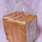 パン屋カフェ キャトル - ベーカリーコーナー：ホワイトブレッド