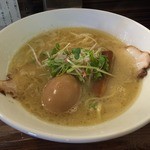 Ramenrokettokicchin - トリ塩パイタン＜半熟煮玉子入り＞(800円)