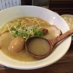 ラーメン ロケットキッチン - トリ塩パイタン＜半熟煮玉子入り＞(800円)＋ごはん(100円)