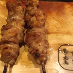 熊の焼鳥106 - ２０１５年９月２３日　名物『鶏刺し12種盛り』付き おまかせ10串コース3,700円(税抜)