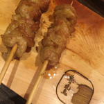 熊の焼鳥106 - ２０１５年９月２３日　名物『鶏刺し12種盛り』付き おまかせ10串コース3,700円(税抜)