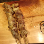 熊の焼鳥106 - ２０１５年９月２３日　名物『鶏刺し12種盛り』付き おまかせ10串コース3,700円(税抜)