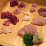 熊の焼鳥106 - ２０１５年９月２３日　名物『鶏刺し12種盛り』付き おまかせ10串コース3,700円(税抜)