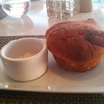 Mariposa - パンといちご味のバター