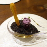 ル スプートニク - さつま芋のシュロス、紫いものチップスのコルネにりんごのコンフィチュール