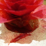 ル スプートニク - バラの下に、フォアグラが