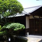 赤い葡萄の白ワイン