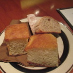 タクティー - ◇自家製フォカッチャとライ麦パン
      
      