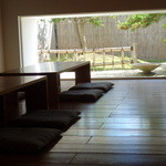 Oushukutei - 奥の小上がりから眺める庭