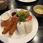 アブラツ コーヒー - エビフライランチ