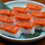 大豊 - 富士桜鱒寿司　冷燻による和のスモーク高級食材として欧米人にはお馴染みの虹鱒の燻製がお寿司になりました。