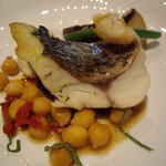 リストランテ・イ・ルンガ - 鱸のポワレひよこ豆ソース