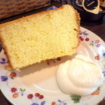 カフェ・アカリ - シフォンケーキ（200円）
