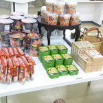 国立民族学博物館特別展示館ミュージアムショップ - 韓国の食品と何故か日本の羊羹などを販売☆♪