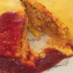 ブラッスリー ドンピエール - オムライスを割って見ました