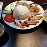 ヘオちゃん - Aランチのコンスオン・チャ（890円）だ❢セットにはサラダ、スープ、口直しのスィーツがつく♪