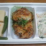 献心亭 匠 - 左から高野豆腐の煮物｡豆腐ハンバーグ、白和え｡