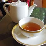 富士屋ホテル ラウンジ - チャップリン プディングの紅茶