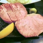 トラジ - 厚切りタン。