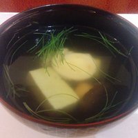 菊華荘 - 洋食も和食も太刀魚で巻くのよう見るね～(* ´ ▽ ` *)
                  柚で香り付けしているんだが、茸が香りを全て吸っていた。不思議な感じ～。