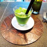 ザ・カフェ by アマン - 契約農家のオーガニック緑野菜と林檎