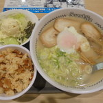 Sugakiya - 特製焼豚ラーメン500円、ポテトサラダ＋炊き込みご飯290円、