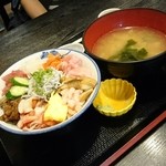 魚啓 - おまかせ丼