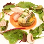 オーベルジュ・ド・リル トーキョー - フランスコース 4968円 の季節野菜のテリーヌとトマトのクーリー バジルのアクセント