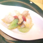 四川料理 桃源郷 - 桃源郷四川満喫コース　８６４０円　帆立貝と花切り烏賊の塩玉子炒め　　【　２０１５年９月　】　