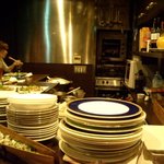 キャトルラパン - ①　ビストロの雰囲気漂う店内