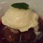 箱根エレカーサ - 小田原産巨峰のコンポート　バニラアイス