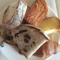 24/7 restaurant - クロワッサンなど各種パン