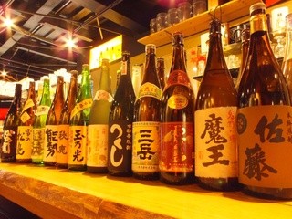 Kaisen Gyokai To Nihonshu Shunsai Washoku Kutsurogi - 焼酎、日本酒拘っております。