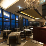Ar's Italian Cuisine - 全てのお席から地上215mの夜景をお楽しみ頂けます。