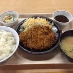 Hanasan Shokudou - とんかつ定食(ご飯中、豚汁)