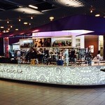 Café Chocolat - パスポートコントロールの先にあります。