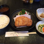 特上ロースかつ定食