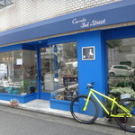 Cup cake 3rd Street - ブルーの外観がお洒落〜♫