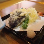 なべや別館 - 天ぷら：海老やキス　ふっくら　天つゆも美味しい
