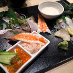 博多旨鮨 小野 - いろいろ乗せ甲斐があるネタです。