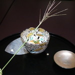 京都 吉兆 - 向付：わたりがにの土佐酢のジュレ、ごま豆腐