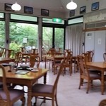 ギルロイカフェ - 天井も高く開放感のあるギルロイカフェです