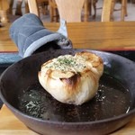 ギルロイカフェ - ニンニクの香りがふわっと漂ってきてパワー倍増！