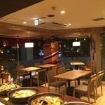 Saketoatekomachi - 窓が大きくて明るく清潔な店内！