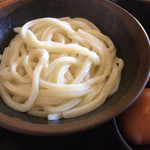 手打十段 うどんバカ一代 - 釜玉（小）370円