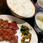 牛タン焼専門店 司 - 牛タン定食 1100円(税込)